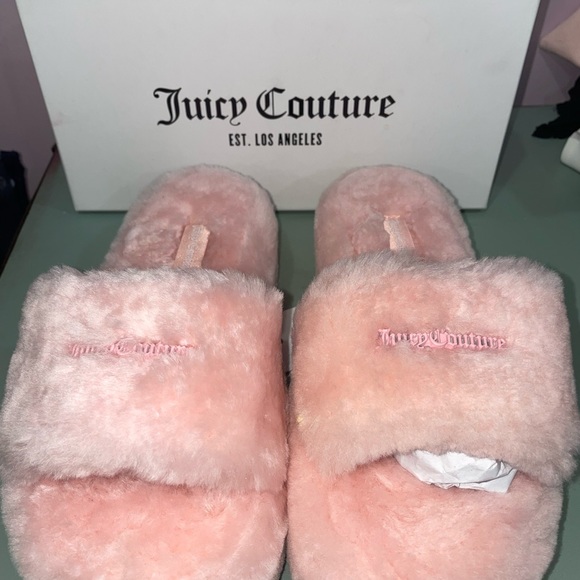 Juicy Couture pink fluffy slides UK 4 - Picture 2 of 3